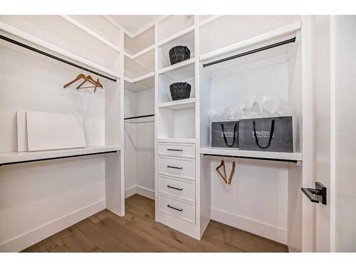 4129 19 Street Sw, Calgary, AB - Indoor With Storage