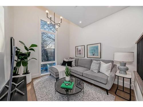 4129 19 Street Sw, Calgary, AB - Indoor Photo Showing Living Room