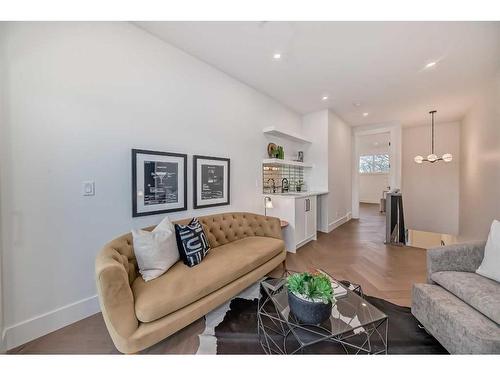 4129 19 Street Sw, Calgary, AB - Indoor Photo Showing Living Room