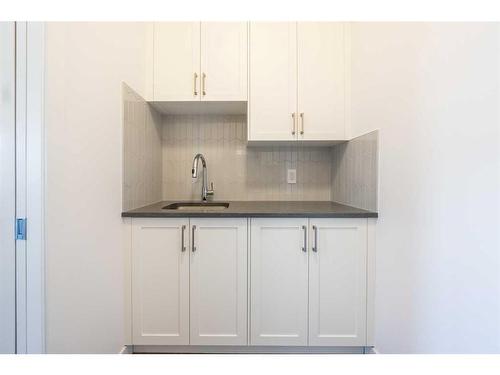 5 Homestead Close Ne, Calgary, AB - Indoor Photo Showing Kitchen