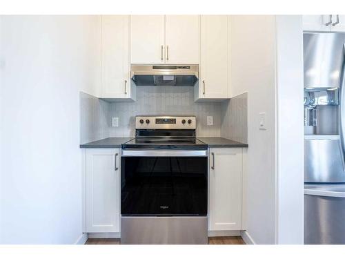 5 Homestead Close Ne, Calgary, AB - Indoor Photo Showing Kitchen