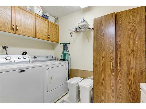 231-7229 Sierra Morena Boulevard Sw, Calgary, AB - Indoor Photo Showing Laundry Room