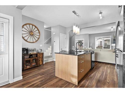 72-300 Marina Drive, Chestermere, AB - Indoor Photo Showing Kitchen