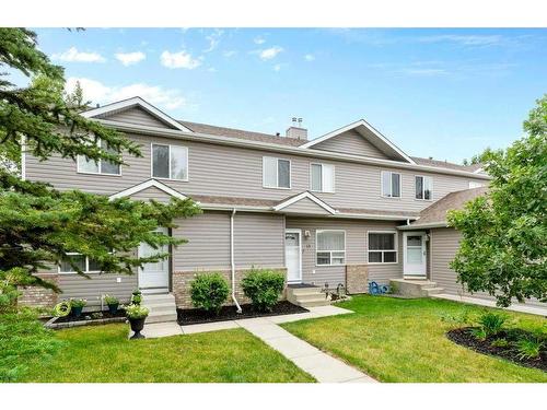 15-900 Allen Street Se, Airdrie, AB - Outdoor