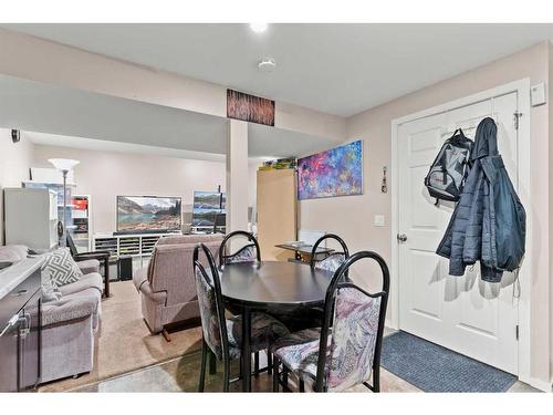 32 Panora Close Nw, Calgary, AB - Indoor Photo Showing Dining Room