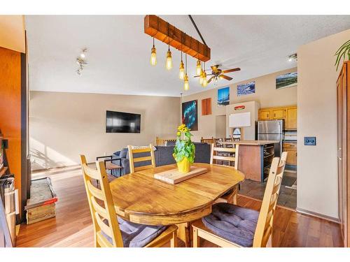 52 Hawkcliff Way Nw, Calgary, AB - Indoor Photo Showing Dining Room