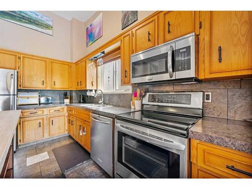 52 Hawkcliff Way Nw, Calgary, AB - Indoor Photo Showing Kitchen