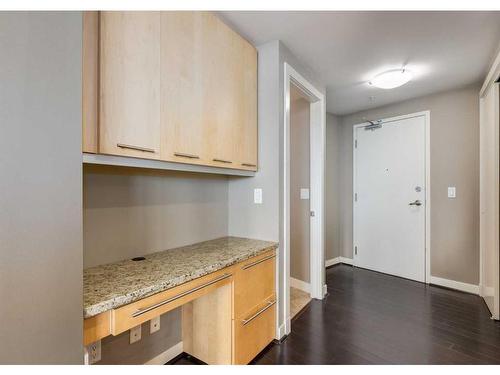 2205-215 13 Avenue Sw, Calgary, AB - Indoor Photo Showing Other Room