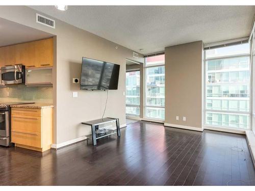 2205-215 13 Avenue Sw, Calgary, AB - Indoor