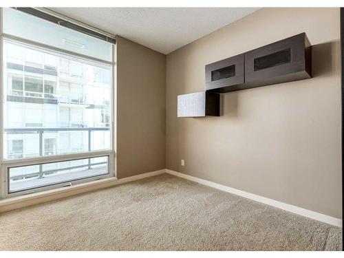 2205-215 13 Avenue Sw, Calgary, AB - Indoor Photo Showing Other Room