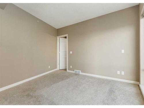 2205-215 13 Avenue Sw, Calgary, AB - Indoor Photo Showing Other Room