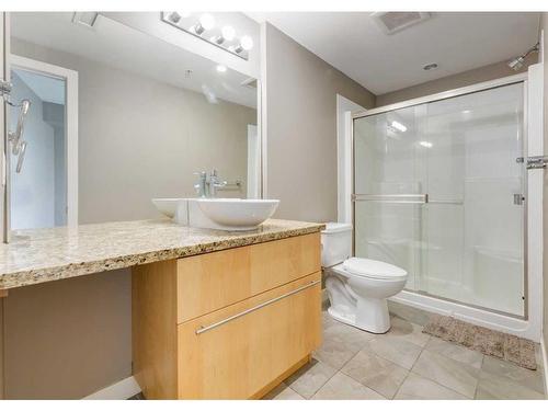 2205-215 13 Avenue Sw, Calgary, AB - Indoor Photo Showing Bathroom