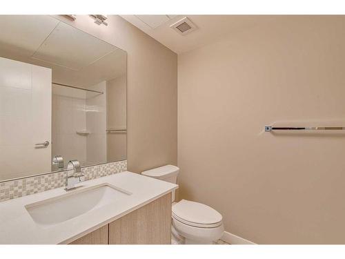 2102-930 6 Avenue Sw, Calgary, AB - Indoor Photo Showing Bathroom