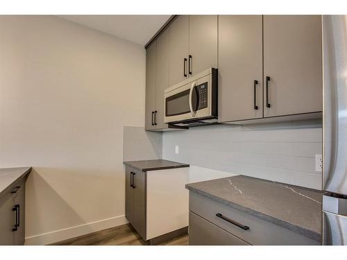 259 Royal Elm Road Nw, Calgary, AB - Indoor Photo Showing Kitchen