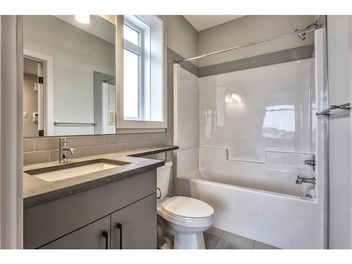 259 Royal Elm Road Nw, Calgary, AB - Indoor Photo Showing Bathroom