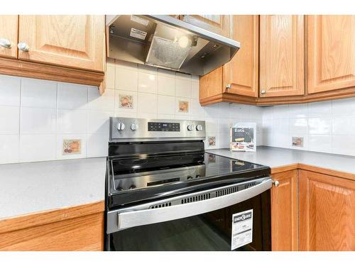 1275 Strathcona Road, Strathmore, AB - Indoor Photo Showing Kitchen