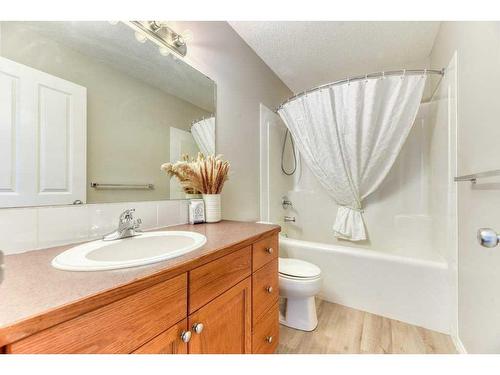 1275 Strathcona Road, Strathmore, AB - Indoor Photo Showing Bathroom