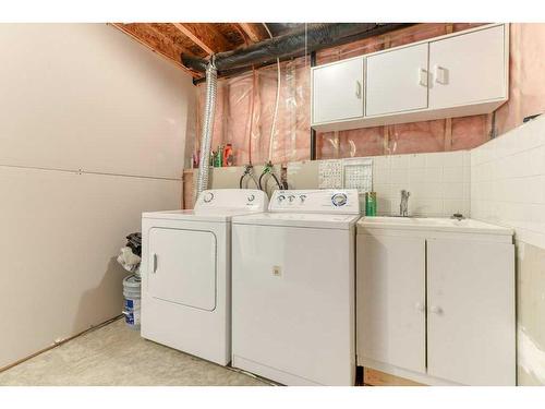 1275 Strathcona Road, Strathmore, AB - Indoor Photo Showing Laundry Room