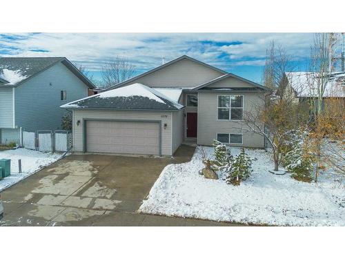 1275 Strathcona Road, Strathmore, AB - Outdoor With Facade