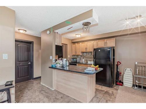 104-620 15 Avenue Sw, Calgary, AB - Indoor Photo Showing Kitchen