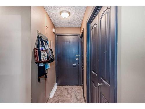 104-620 15 Avenue Sw, Calgary, AB - Indoor Photo Showing Other Room