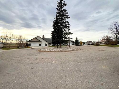 258 Centre Street South, Linden, AB - Outdoor