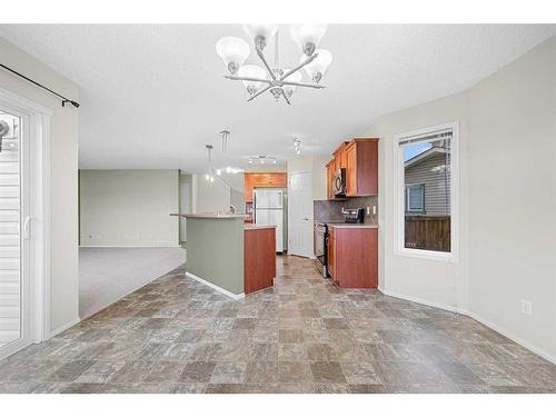 249 Evansmeade Point Nw, Calgary, AB - Indoor Photo Showing Kitchen