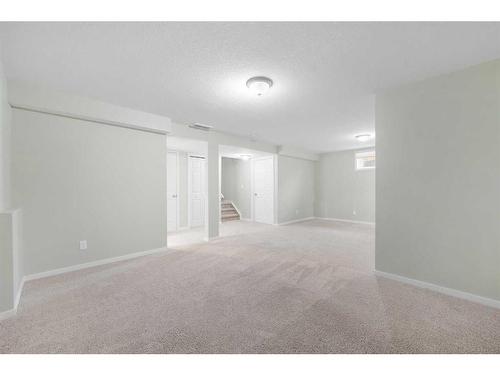 249 Evansmeade Point Nw, Calgary, AB - Indoor Photo Showing Other Room