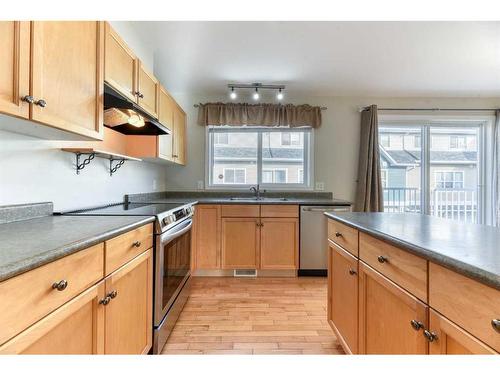 155 Mckenzie Towne Gate Se, Calgary, AB - Indoor Photo Showing Kitchen