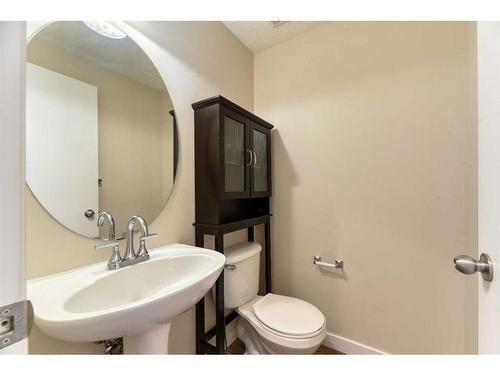 155 Mckenzie Towne Gate Se, Calgary, AB - Indoor Photo Showing Bathroom