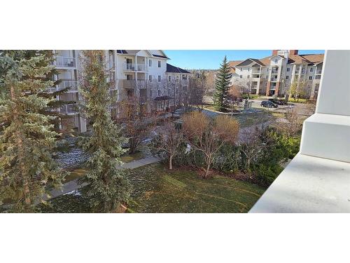 305-9 Country Village Bay Ne, Calgary, AB - Outdoor