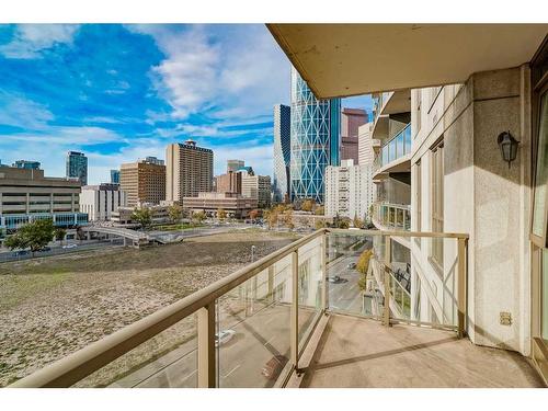 704-325 3 Street Se, Calgary, AB - Outdoor With View