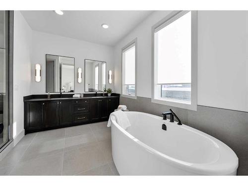 333 Bessborough Drive Sw, Calgary, AB - Indoor Photo Showing Bathroom