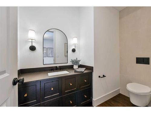 333 Bessborough Drive Sw, Calgary, AB - Indoor Photo Showing Bathroom