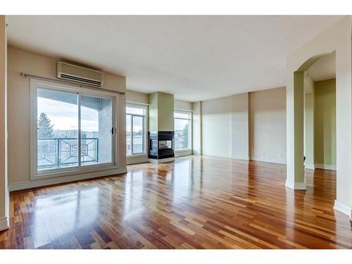 502-4 14 Street Nw, Calgary, AB - Indoor With Fireplace