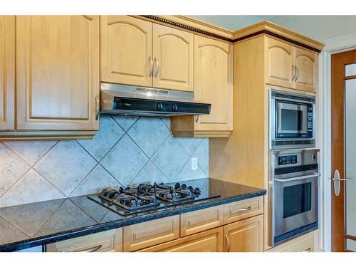 502-4 14 Street Nw, Calgary, AB - Indoor Photo Showing Kitchen With Upgraded Kitchen