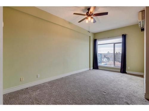 502-4 14 Street Nw, Calgary, AB - Indoor Photo Showing Other Room