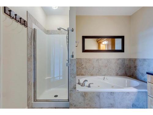 502-4 14 Street Nw, Calgary, AB - Indoor Photo Showing Bathroom