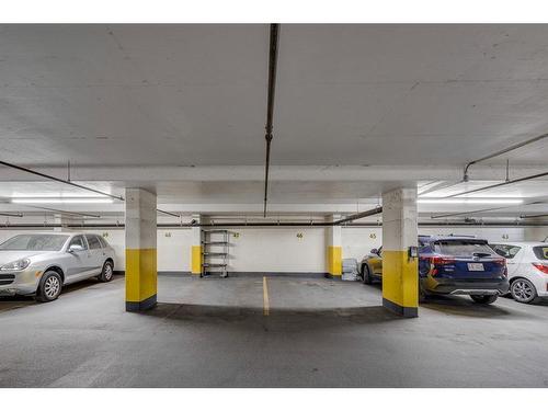 502-4 14 Street Nw, Calgary, AB - Indoor Photo Showing Garage