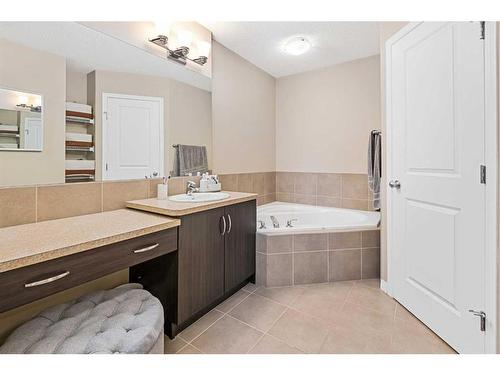 2352 Baywater Crescent Sw, Airdrie, AB - Indoor Photo Showing Bathroom