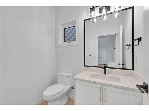 44 Auburn Glen Lane Se, Calgary, AB - Indoor Photo Showing Bathroom