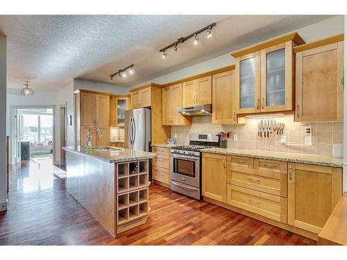 2224 9 Avenue Se, Calgary, AB - Indoor Photo Showing Kitchen With Stainless Steel Kitchen