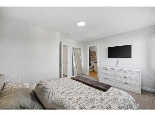 96 Magnolia Grove Se, Calgary, AB - Indoor Photo Showing Bedroom