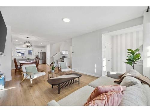 96 Magnolia Grove Se, Calgary, AB - Indoor Photo Showing Living Room