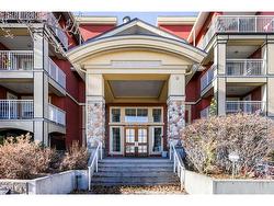 322-5115 Richard Road SW Calgary, AB T3E 7M7