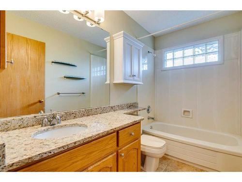 107 Hawkmount Close Nw, Calgary, AB - Indoor Photo Showing Bathroom