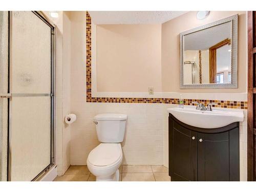 107 Hawkmount Close Nw, Calgary, AB - Indoor Photo Showing Bathroom