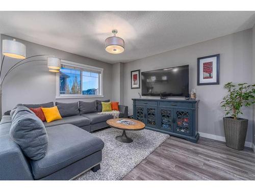 805 Evanston Manor Nw, Calgary, AB - Indoor Photo Showing Living Room