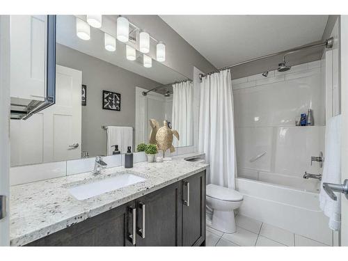 805 Evanston Manor Nw, Calgary, AB - Indoor Photo Showing Bathroom