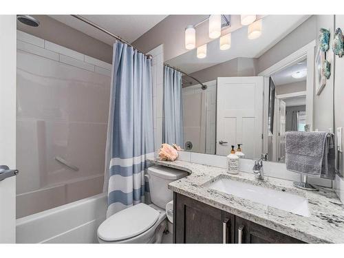 805 Evanston Manor Nw, Calgary, AB - Indoor Photo Showing Bathroom